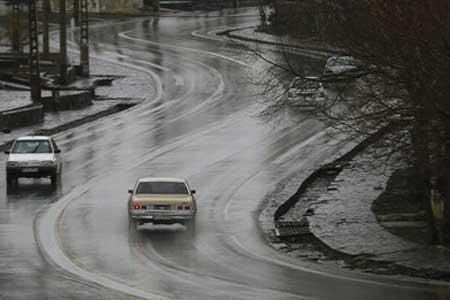 ترافیک روان در جاده های سراسر کشور ، بارش باران در محورهای 2 استان