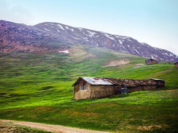 با اقامتگاه بومگردی کومه بیشتر آشنا شوید!