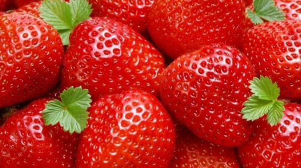 آلرژی به توت فرنگی و نحوه درمان آن